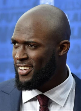 Leonard Fournette - athletespeakers