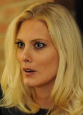 Katie Hnida - athletespeakers