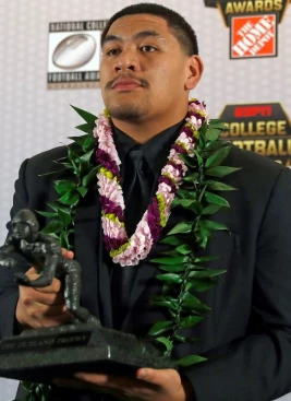 Penei Sewell - athletespeakers